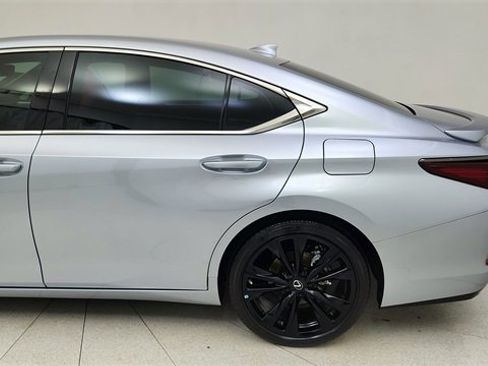 Used 2024 Lexus ES 350 F Sport image 10