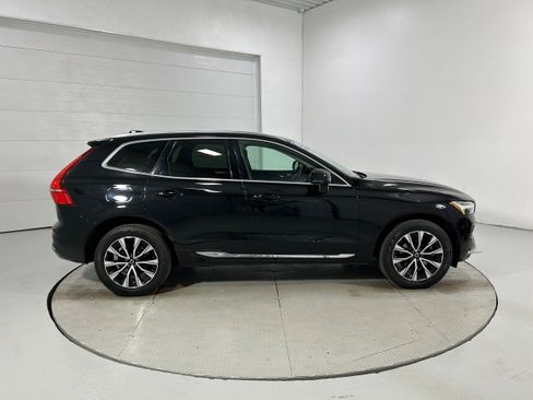 Used 2023 Volvo XC60 B5 Plus AWD/4WD image 37