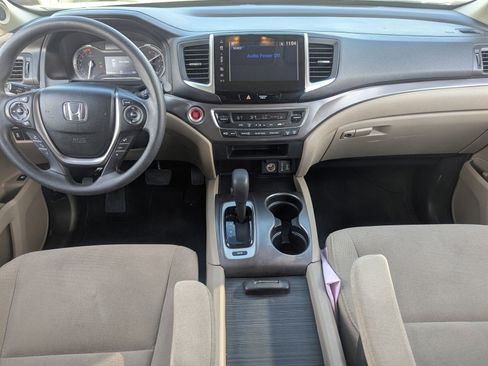 Used 2017 Honda Pilot EX image 16