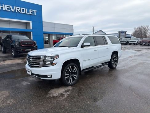 Used 2019 Chevrolet Suburban LT w/ Luxury Package image 2
