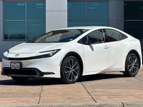 Certified 2023 Toyota Prius XLE FWD image 10
