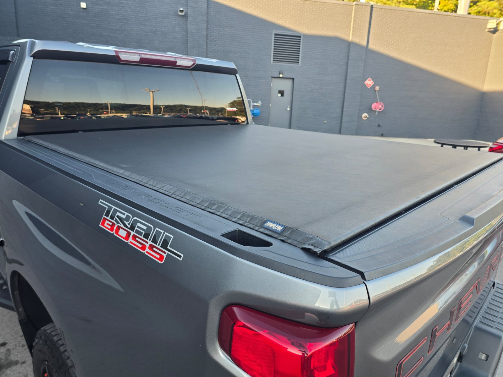 Used 2021 Chevrolet Silverado 1500 LT Trail Boss w/ LPO, Dark Essentials Package AWD/4WD image 12