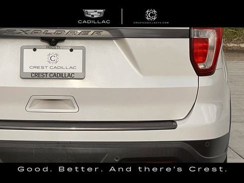 Used 2018 Ford Explorer XLT w/ Equipment Group 202A image 6