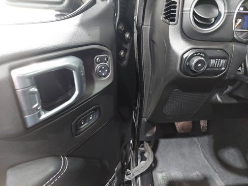 Used 2021 Jeep Wrangler Unlimited Sahara w/ Uconnect 4C Nav & Sound Group image 20