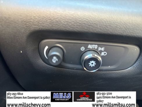 Used 2023 Chevrolet Traverse LT AWD/4WD image 16