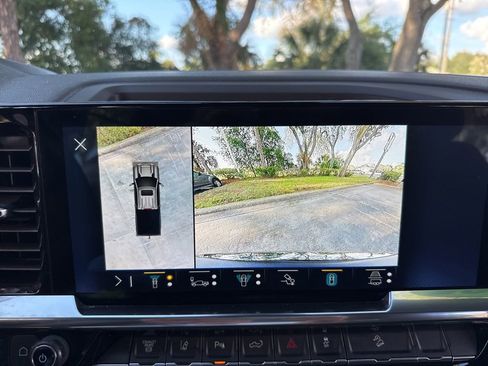 Used 2025 Chevrolet Silverado 2500 LT AWD/4WD image 38
