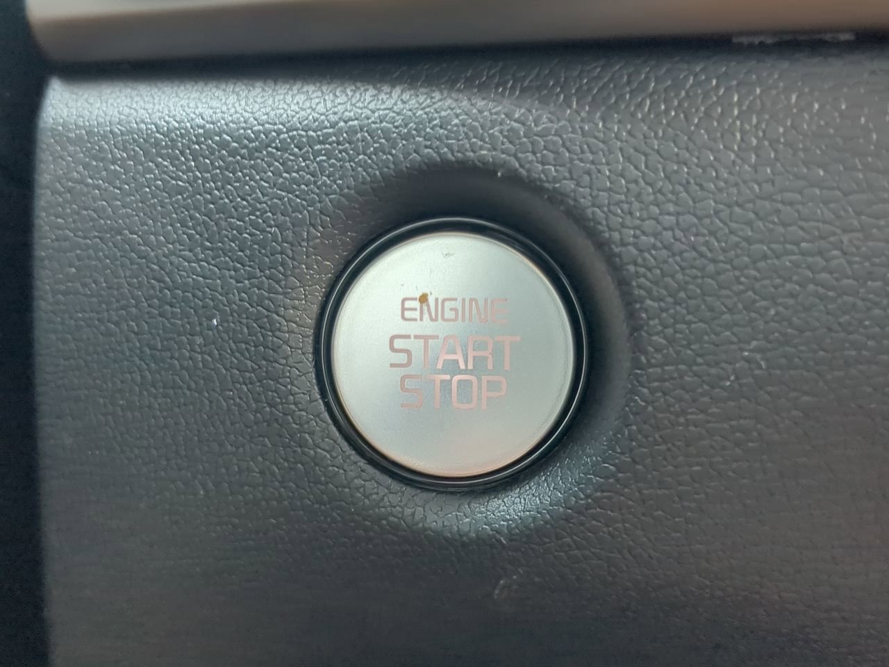 Used 2025 Kia Sorento S w/ Panoramic Sunroof Package FWD image 29
