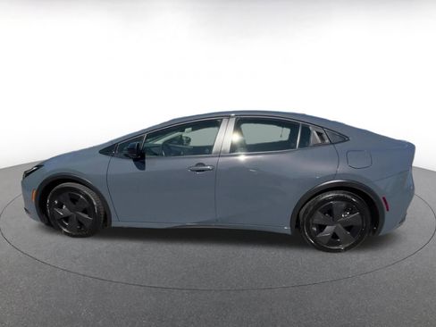Used 2024 Toyota Prius LE image 9