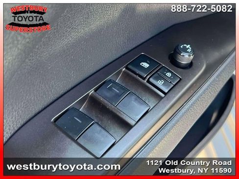 Used 2023 Toyota Camry SE image 20