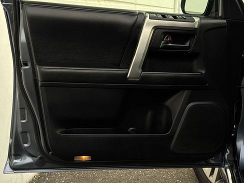 Used 2012 Toyota 4Runner Limited AWD/4WD image 10