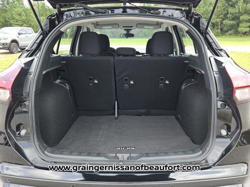 Used 2025 Nissan Kicks Play S FWD image 6