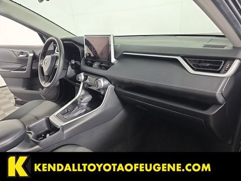 Used 2024 Toyota RAV4 XLE AWD/4WD image 19