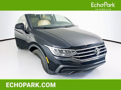 Used 2024 Volkswagen Tiguan SE w/ Panoramic Sunroof Package