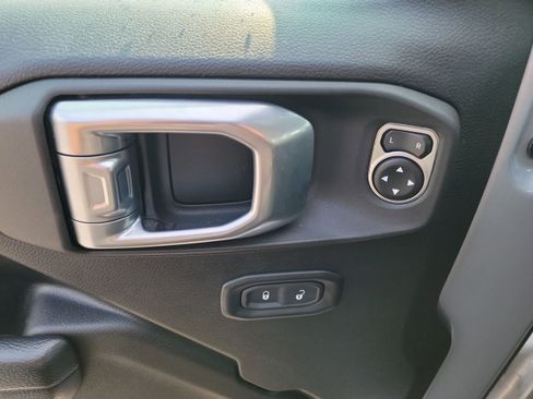 Used 2024 Jeep Wrangler Unlimited AWD/4WD image 14