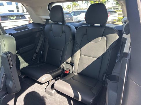 New 2026 Volvo XC90 T8 Ultra w/ Protection Package Premier image 18