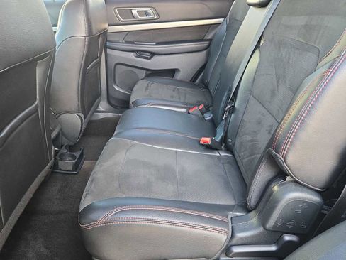 Used 2018 Ford Explorer XLT w/ Equipment Group 202A image 20