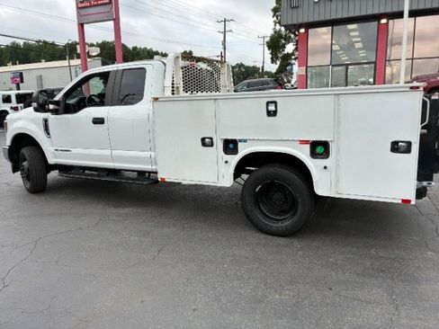 Used 2018 Ford F350 XL w/ Power Equipment Group image 9
