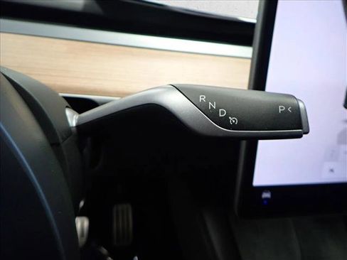 Used 2024 Tesla Model Y Performance image 16