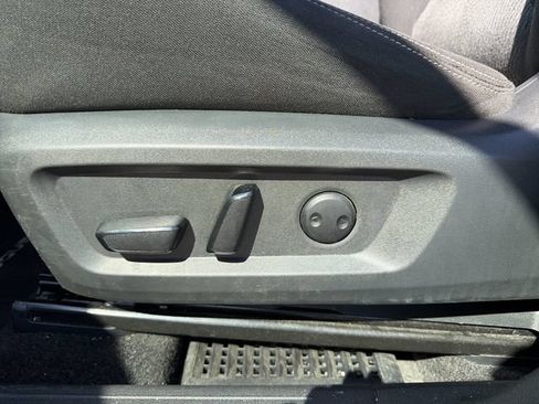 Used 2024 Nissan Rogue SV AWD/4WD image 11