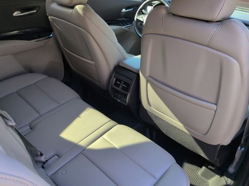 Used 2023 Cadillac XT4 Luxury w/ Cold Weather Package image 22