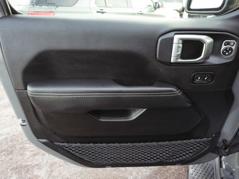 Used 2023 Jeep Wrangler Unlimited Sahara w/ Cold Weather Group image 9