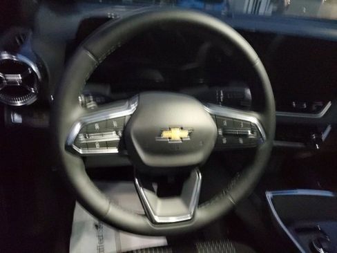 New 2026 Chevrolet Equinox LT w/ LPO, Floor Liner Package image 9