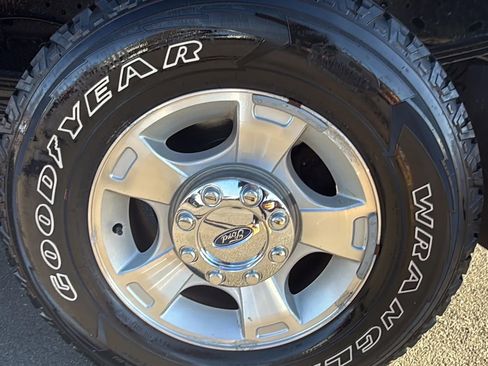 Used 2016 Ford F250 XLT w/ XLT Value Package image 12