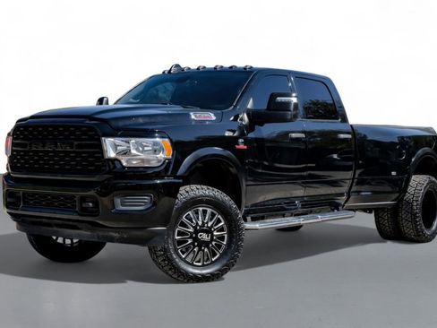 Used 2024 RAM 3500 Tradesman w/ Towing Technology Group image 5