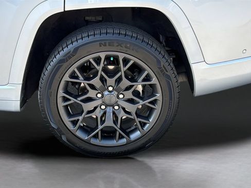 Used 2023 Jeep Grand Cherokee L Summit w/ Advanced Protech Group IV AWD/4WD image 24