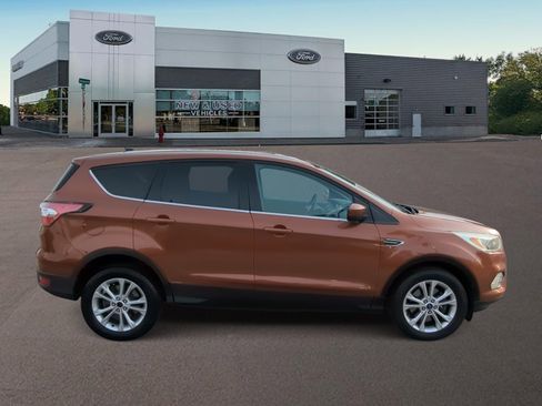 Used 2017 Ford Escape SE AWD/4WD image 12
