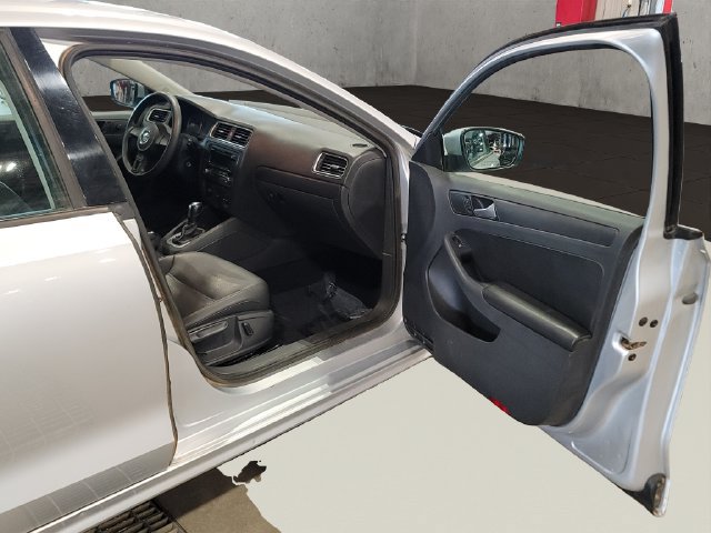 Used 2014 Volkswagen Jetta SE FWD image 16