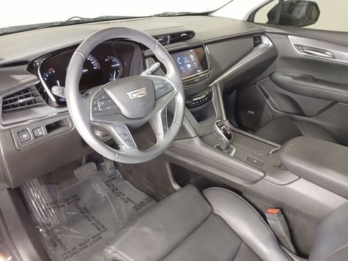 Used 2017 Cadillac XT5 Luxury FWD image 16
