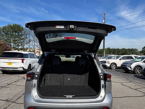 Used 2025 Toyota Highlander XSE AWD/4WD image 34