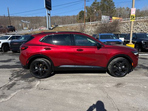 Used 2022 Buick Envision Essence w/ Technology Package II image 6