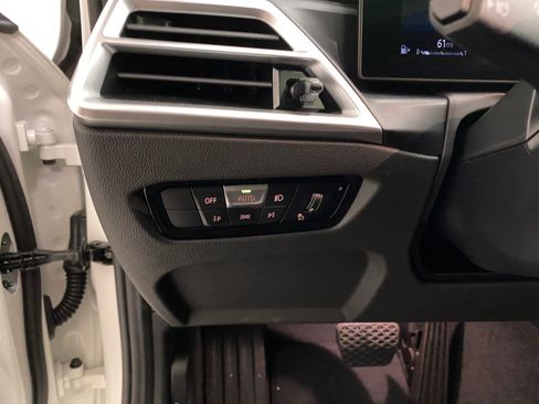 Used 2025 BMW 330i xDrive Sedan w/ Convenience Package image 23