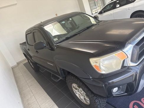 Used 2012 Toyota Tacoma 4x4 Double Cab w/ TRD Off-Road Pkg image 4