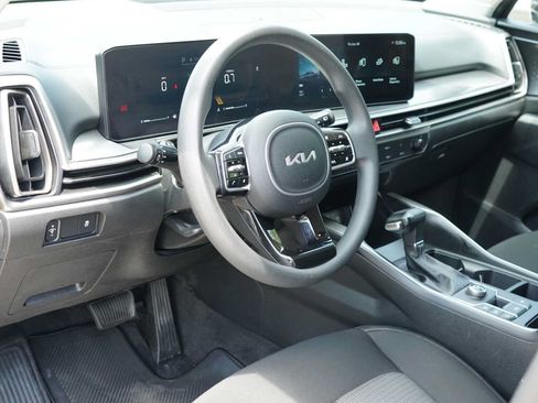 Certified 2024 Kia Sorento LX FWD image 8