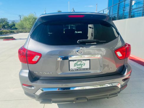 Used 2019 Nissan Pathfinder SL FWD image 5
