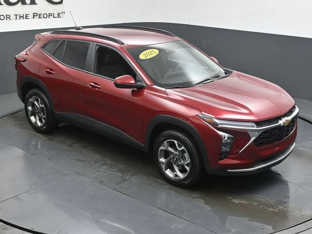 Used 2025 Chevrolet Trax LT w/ Driver Confidence Package FWD image 49