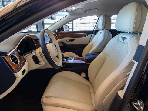 New 2026 Bentley Flying Spur V8 AWD/4WD image 10