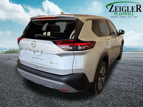 Used 2022 Nissan Rogue SV image 8