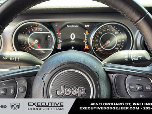 Used 2022 Jeep Gladiator Sport AWD/4WD image 10
