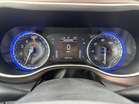 Certified 2023 Chrysler Voyager LX FWD image 16