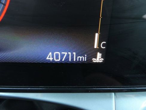 Used 2025 Chevrolet Trax LT w/ LT Convenience Package image 31