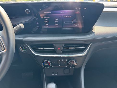 Used 2025 Buick Encore GX Preferred image 18