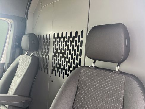 Used 2024 Mercedes-Benz Sprinter 2500 image 25