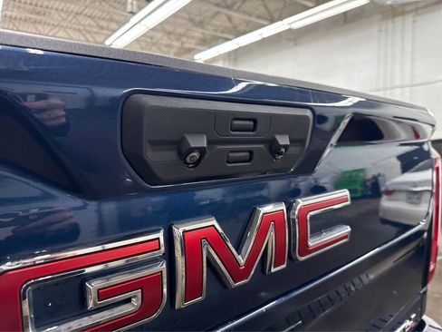 Used 2020 GMC Sierra 2500 AT4 w/ AT4 Premium Package image 16
