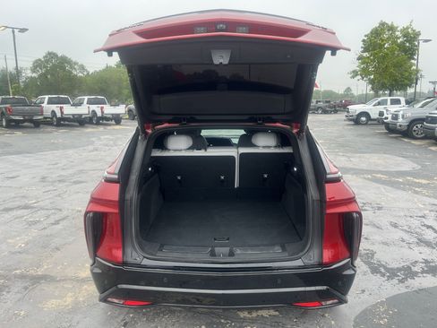 Used 2024 Cadillac Lyriq Sport RWD image 13