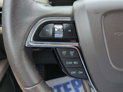 Used 2023 Lincoln Nautilus AWD w/ Premium Package image 17