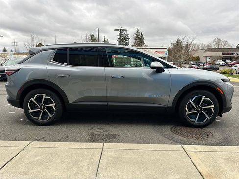 New 2026 Chevrolet Equinox EV LT image 6